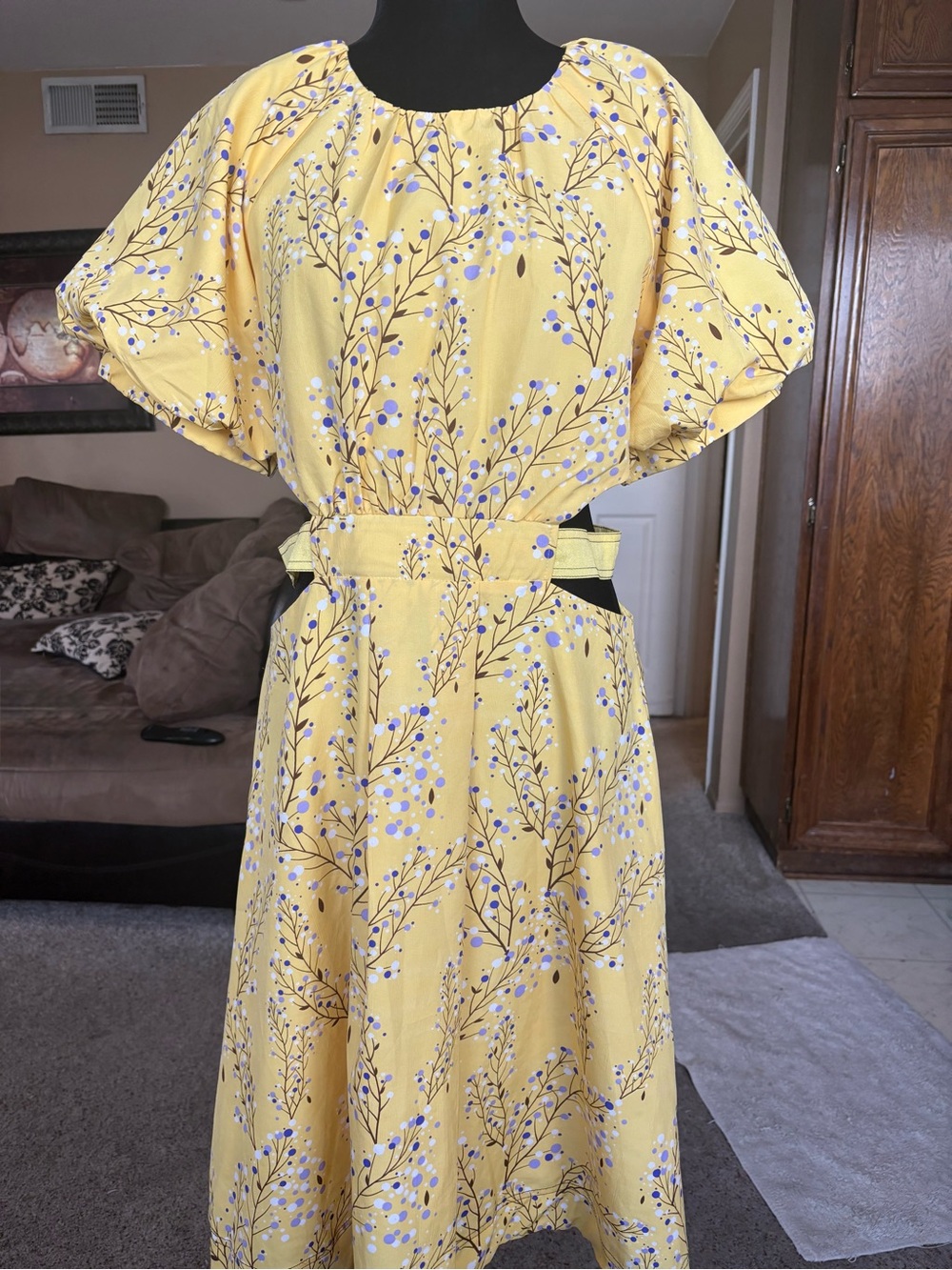 Yellow Floral Puff-Sleeve Midi Dress with Defined Waist